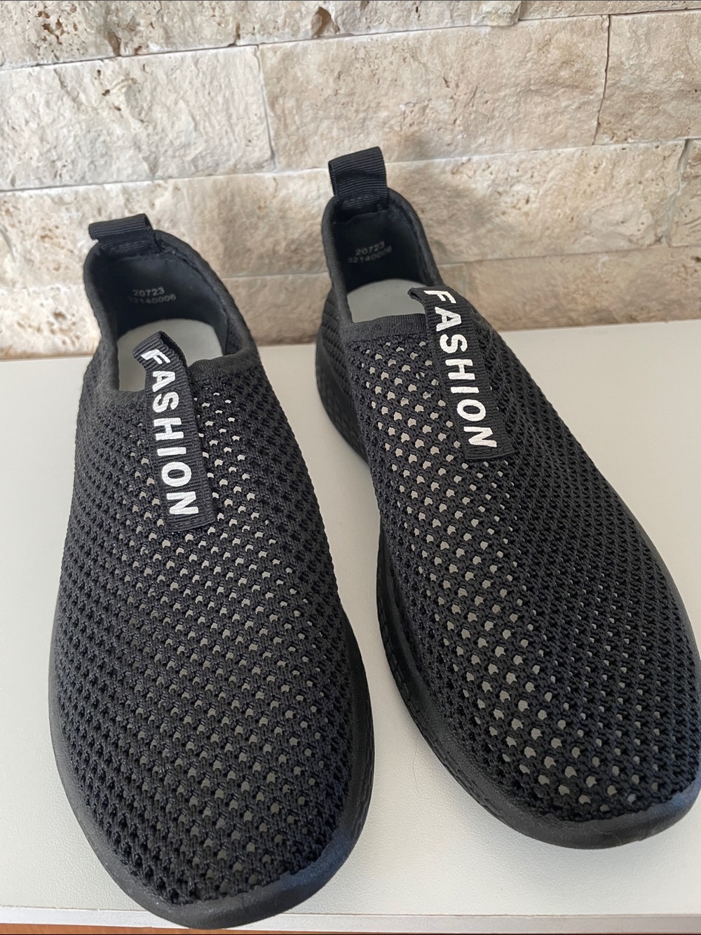 Fashion Black Slip-On Mesh Sneakers